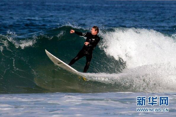 18分13助攻!送唐斯里程“悲”,多次华丽传球,没受伤他稳进全明星