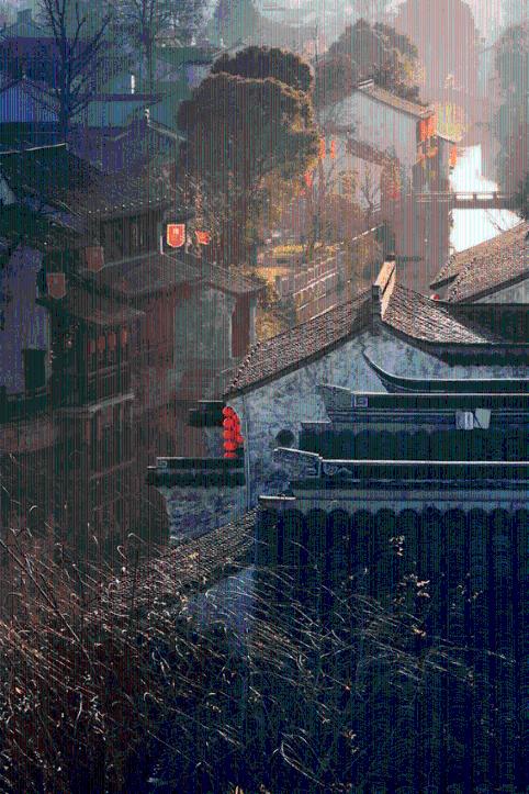 早安青浦丨古镇红笼映水乡，小船轻荡波光间