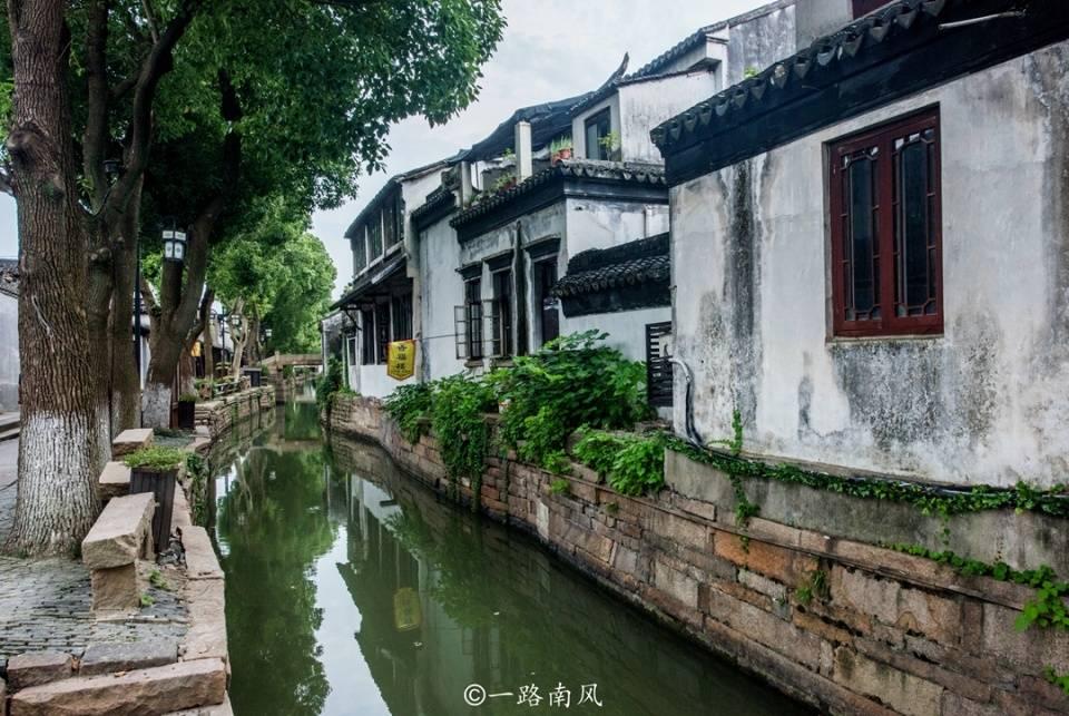 安德烈-路易斯正式加盟上海申花足球俱乐部